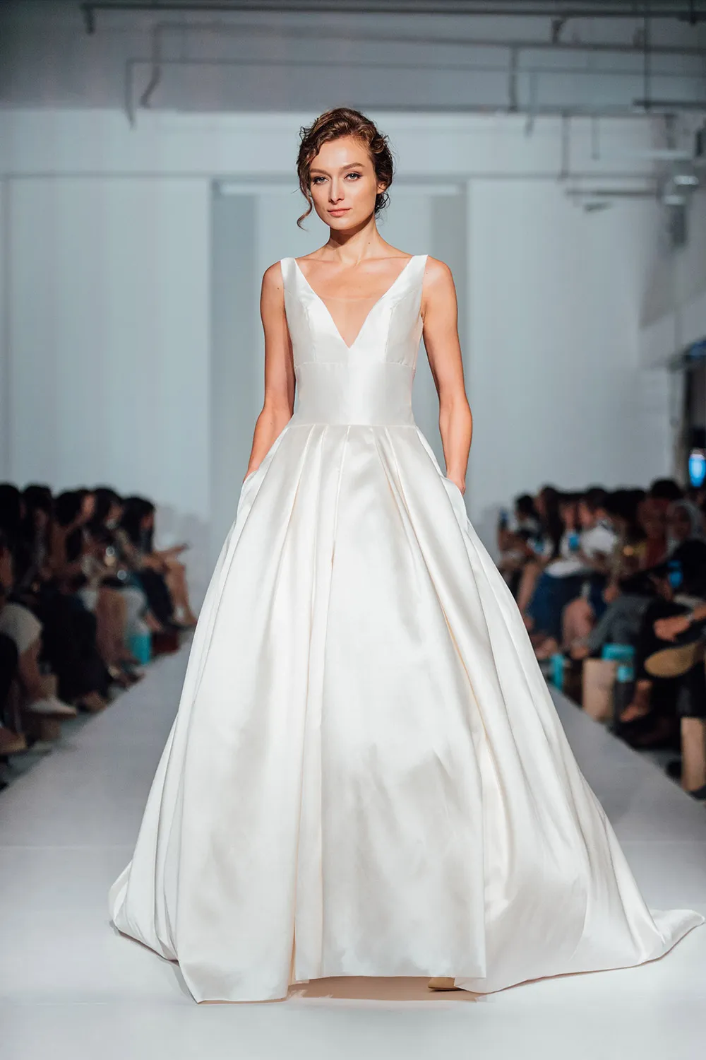 Lusan Mandongus 2020 Bridal Collection. https://theweddingnotebook.com/inspire