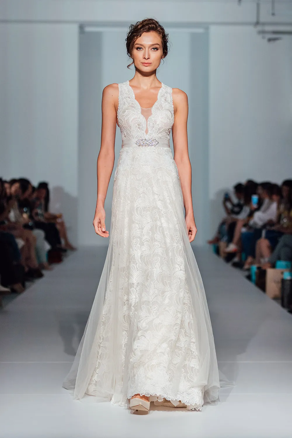 Lusan Mandongus 2020 Bridal Collection. https://theweddingnotebook.com/inspire