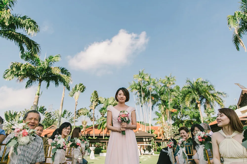 Photo by Louis Han Photography. theweddingnotebook.com