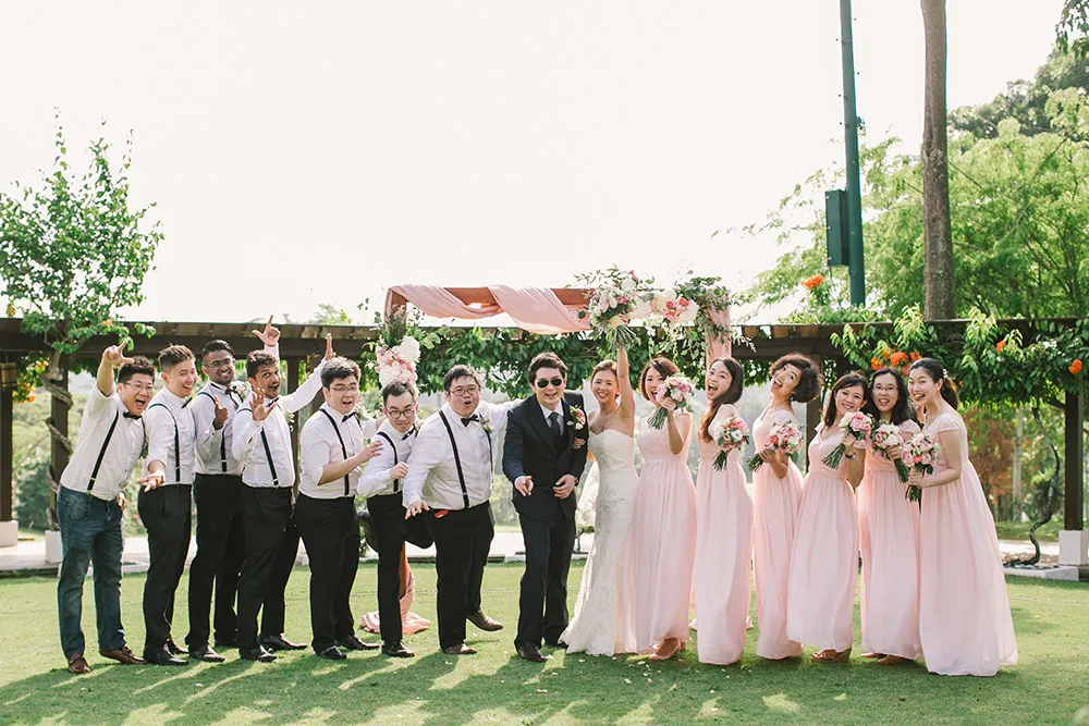 Photo by Louis Han Photography. theweddingnotebook.com