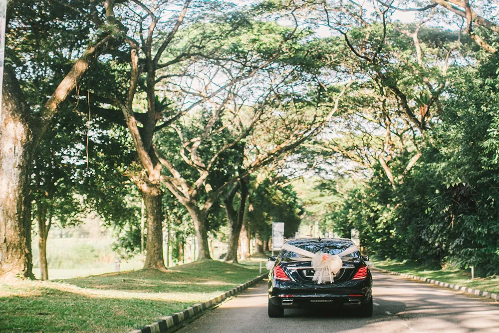 Photo by Louis Han Photography. theweddingnotebook.com