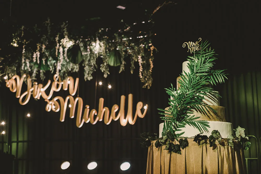 Photo by Andy Phe Photography. theweddingnotebook.com