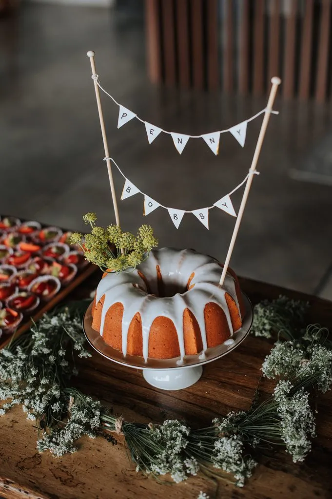 Photo by Zach Chin of Munkeat Studio. theweddingnotebook.com