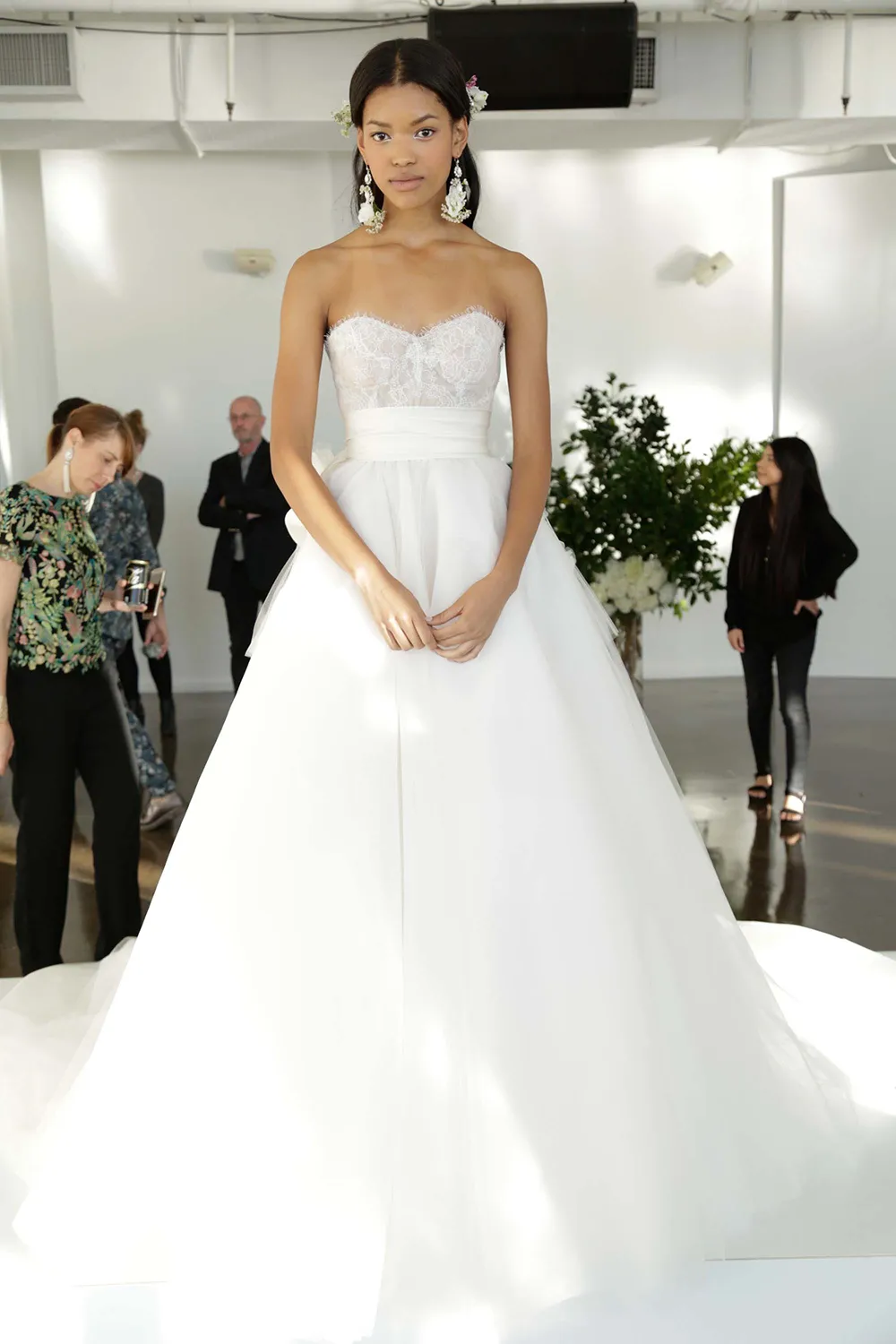 Marchesa Fall 2017 Bridal Collection. theweddingnotebook.com