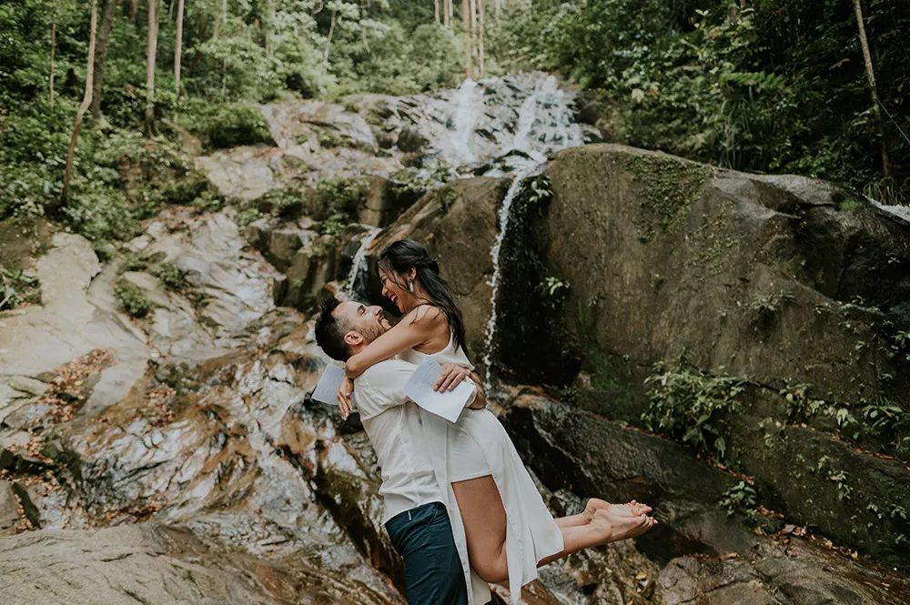 Photo by Twins Photography. theweddingnotebook.com