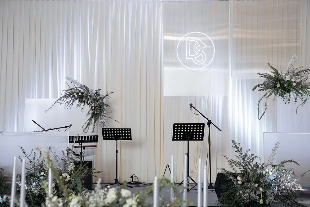Photo by Jena Yek. theweddingnotebook.com