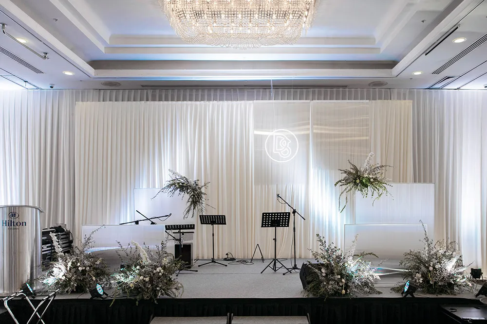 Photo by Jena Yek. theweddingnotebook.com