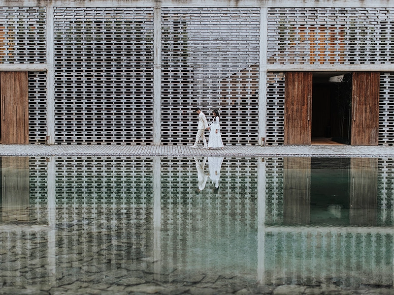 Modern Oriental Bridal Portraits at Alila Yangshuo, China