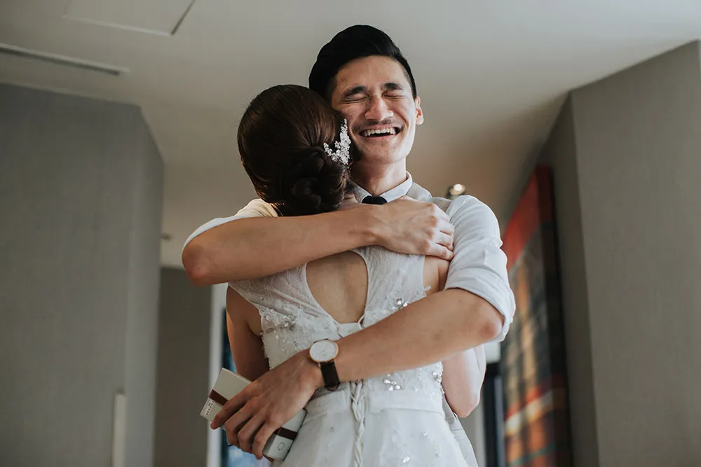 Photo by Munkeat Photography. theweddingnotebook.com