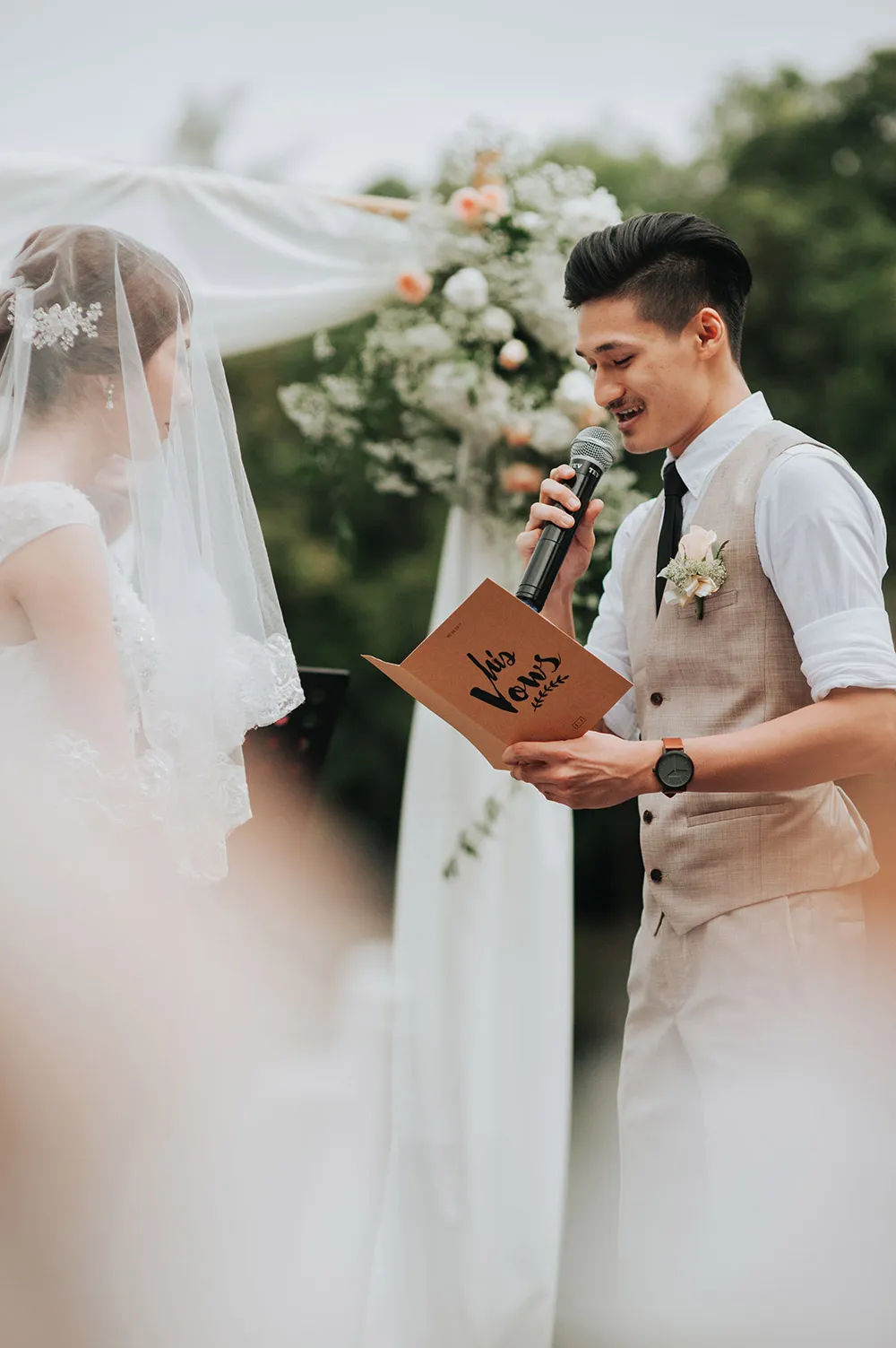 Photo by Munkeat Photography. theweddingnotebook.com