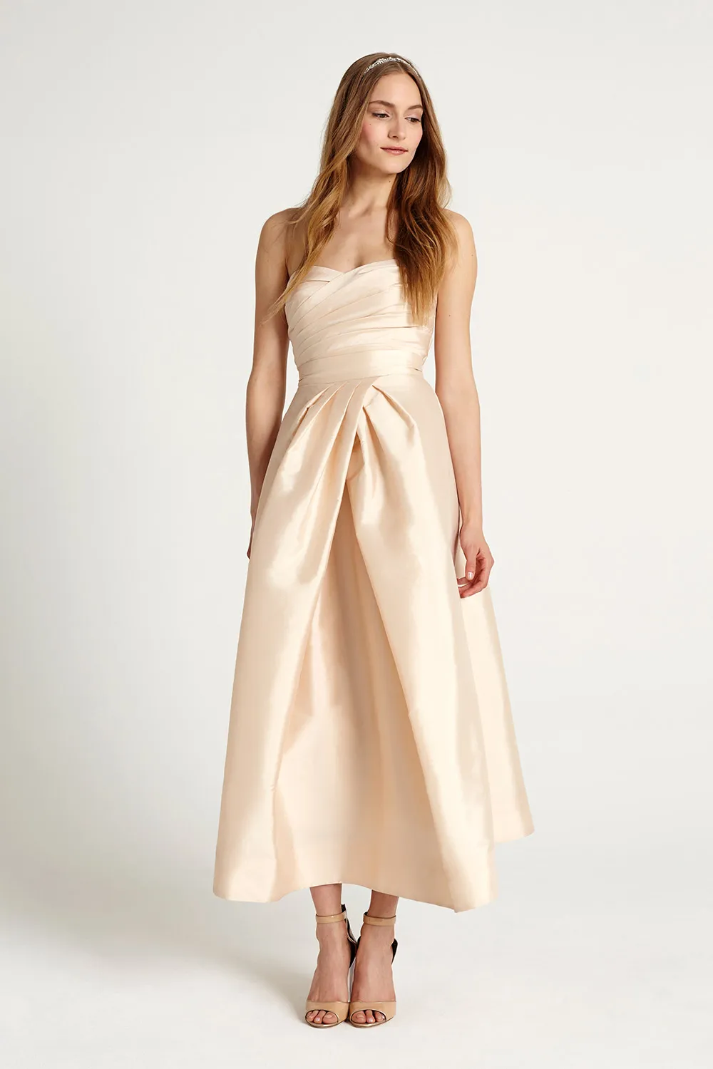 Monique Lhuillier Bridesmaids 2016 Collection. theweddingnotebook.com