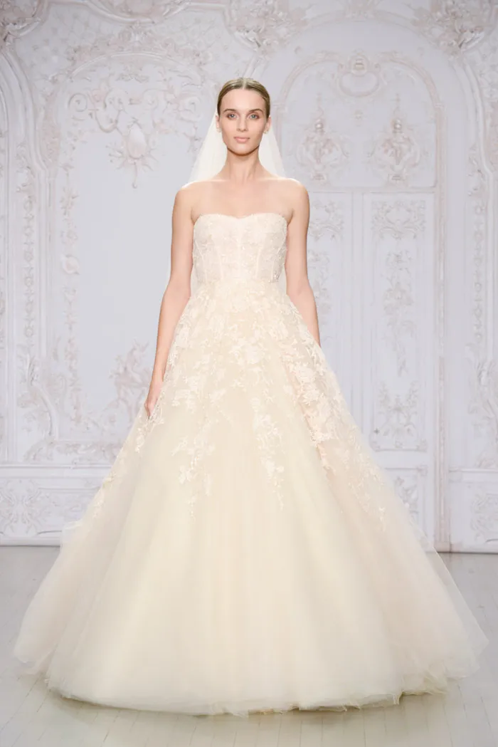 Paradise and Odette shoe – Monique Lhuillier Fall 2015 Bridal Collection. theweddingnotebook.com