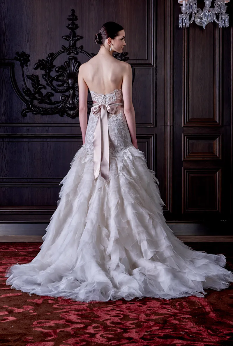 Monique Lhuillier Spring 2016 Bridal Collection. theweddingnotebook.com