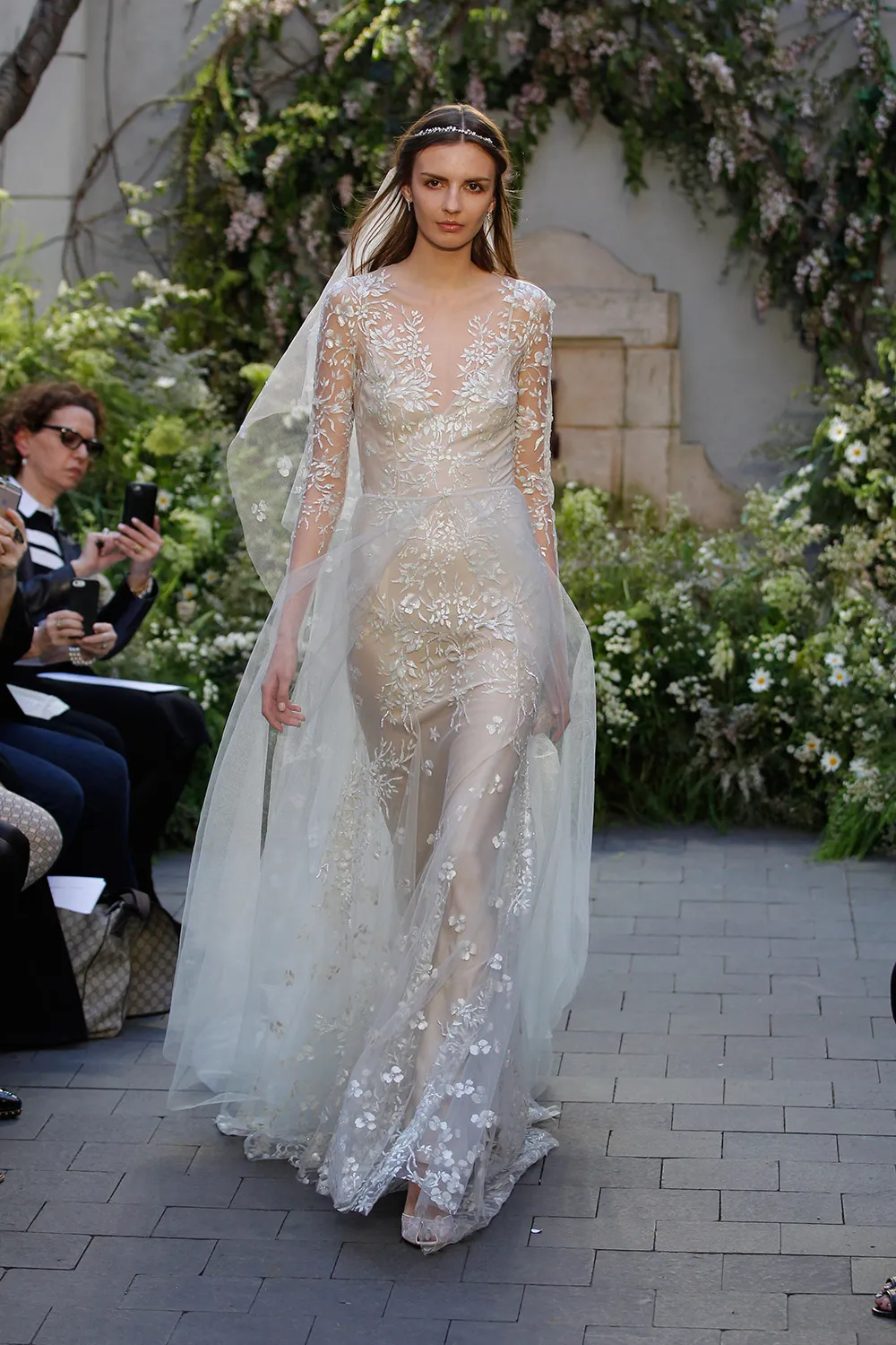 Broke - Monique Lhuillier Spring 2017 Bridal Collection. theweddingnotebook.com