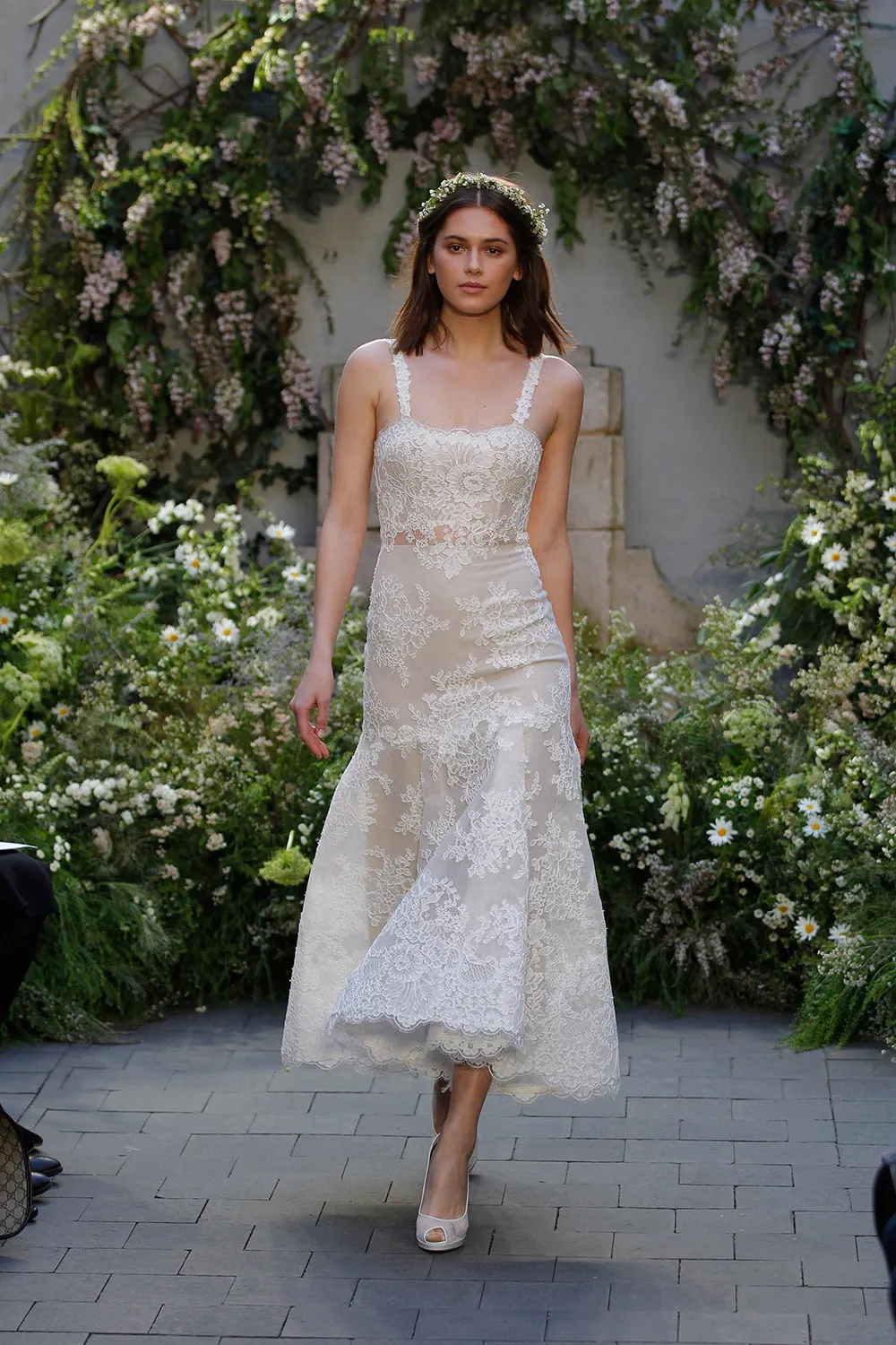 Shannon - Monique Lhuillier Spring 2017 Bridal Collection. theweddingnotebook.com