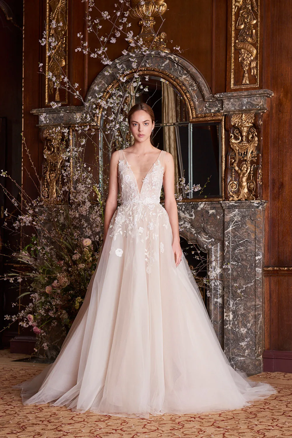 – Monique Lhuillier Spring 2019 Bridal Collection. theweddingnotebook.com