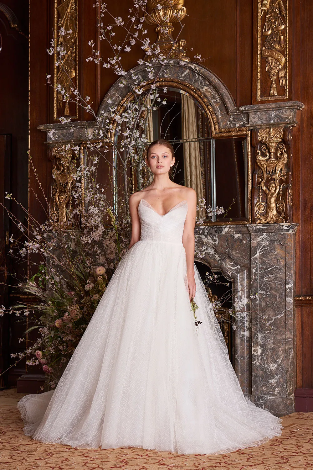 – Monique Lhuillier Spring 2019 Bridal Collection. theweddingnotebook.com