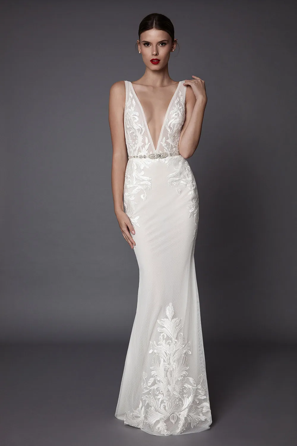 Amadis - Muse by Berta Fall 2017 Collection. theweddingnotebook.com