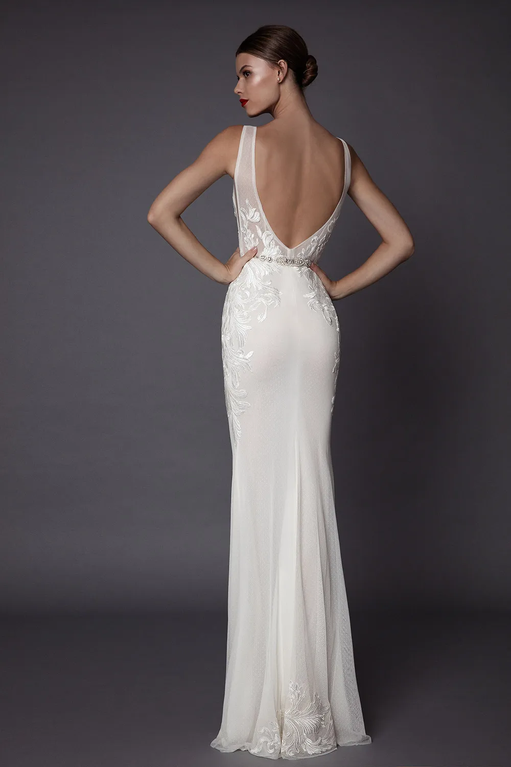 Amadis - Muse by Berta Fall 2017 Collection. theweddingnotebook.com