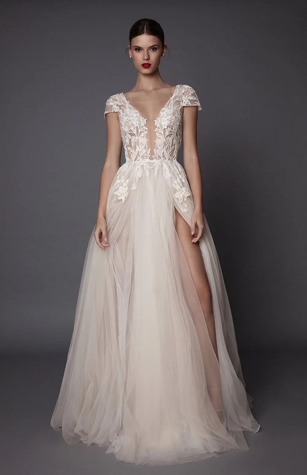 Antonia - Muse by Berta Fall 2017 Collection. theweddingnotebook.com