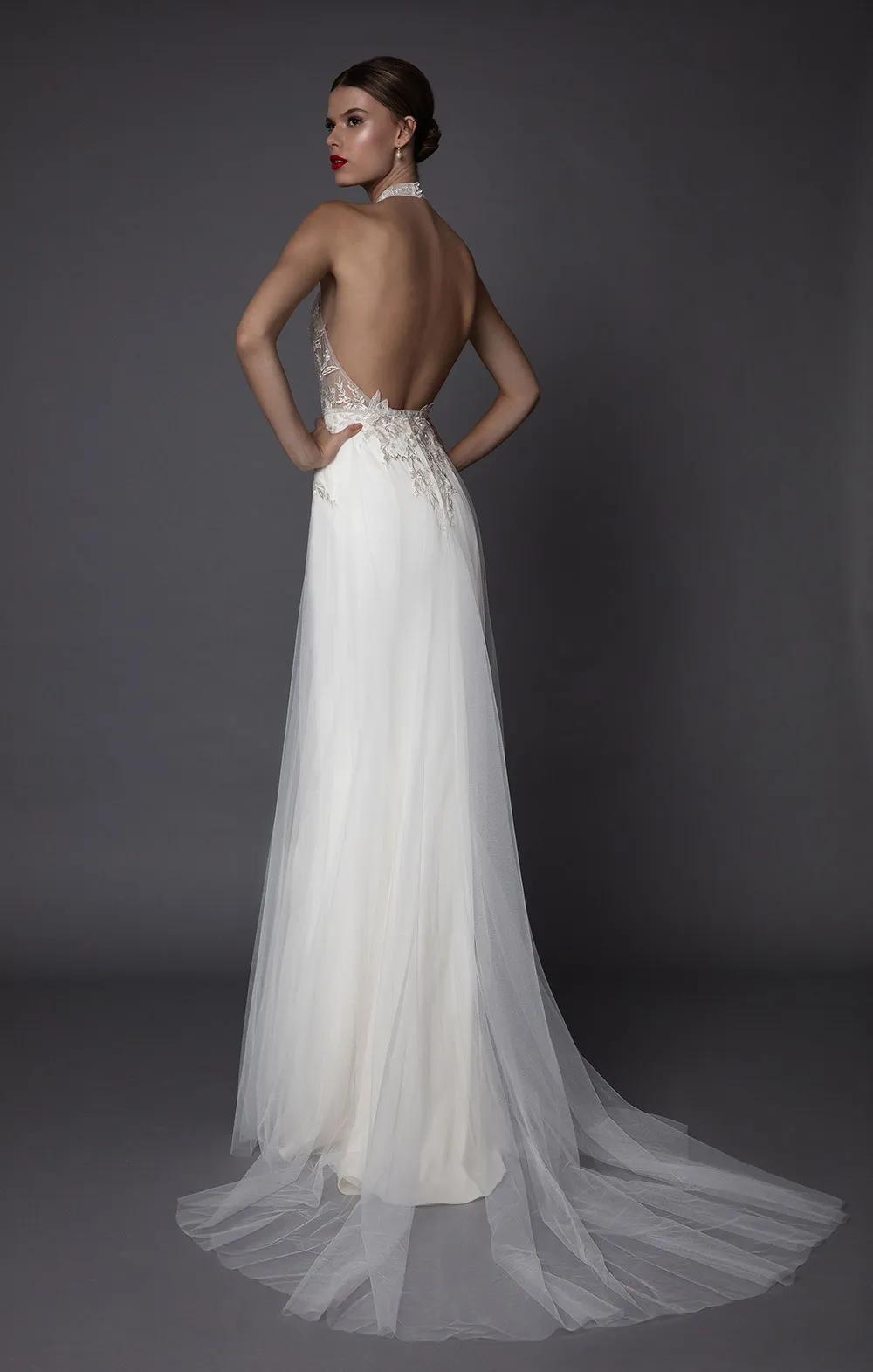 Armanda - Muse by Berta Fall 2017 Collection. theweddingnotebook.com