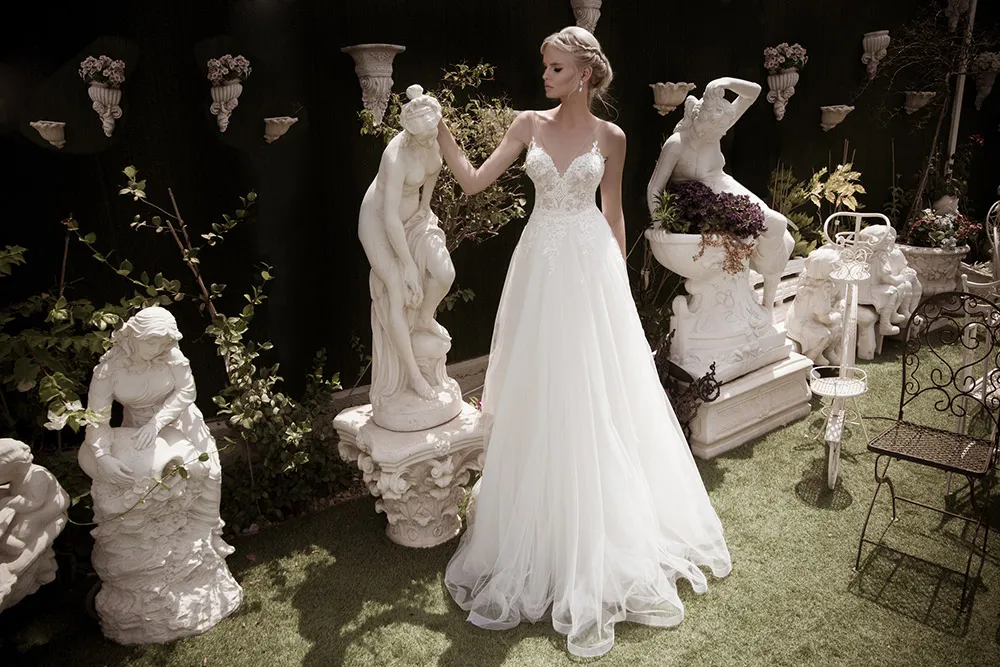 Devine – Naama And Anat 2016 Bridal Collection. theweddingnotebook.com