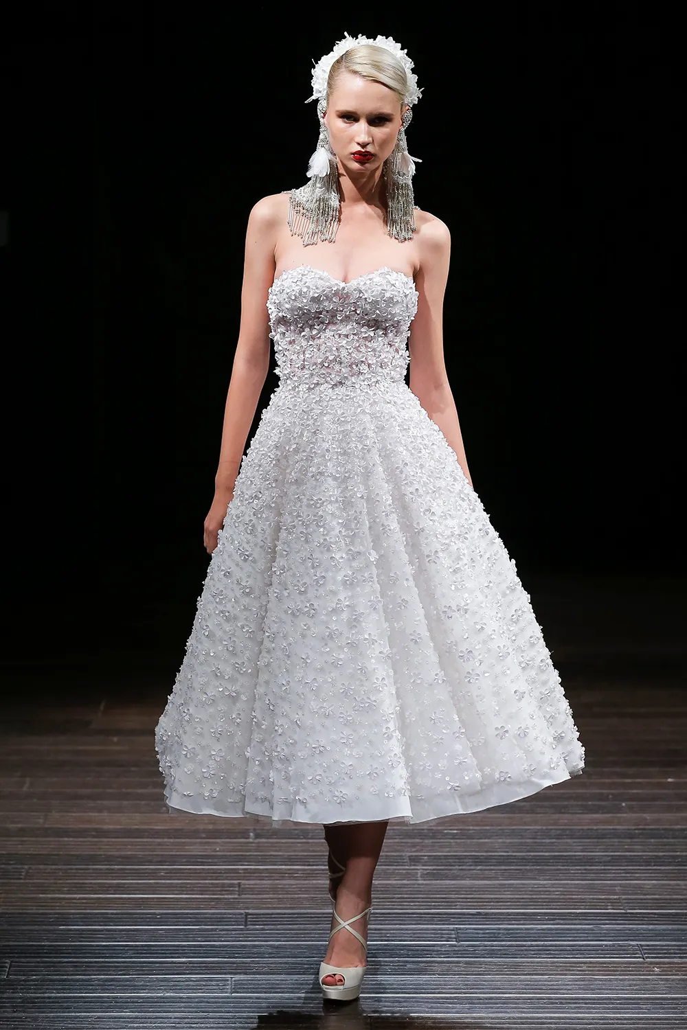 CHRYSTIE - Naeem Khan 2018 Bridal Collection. theweddingnotebook.com