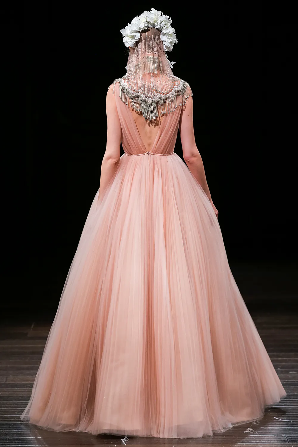 BAHAMAS - Naeem Khan 2018 Bridal Collection. theweddingnotebook.com