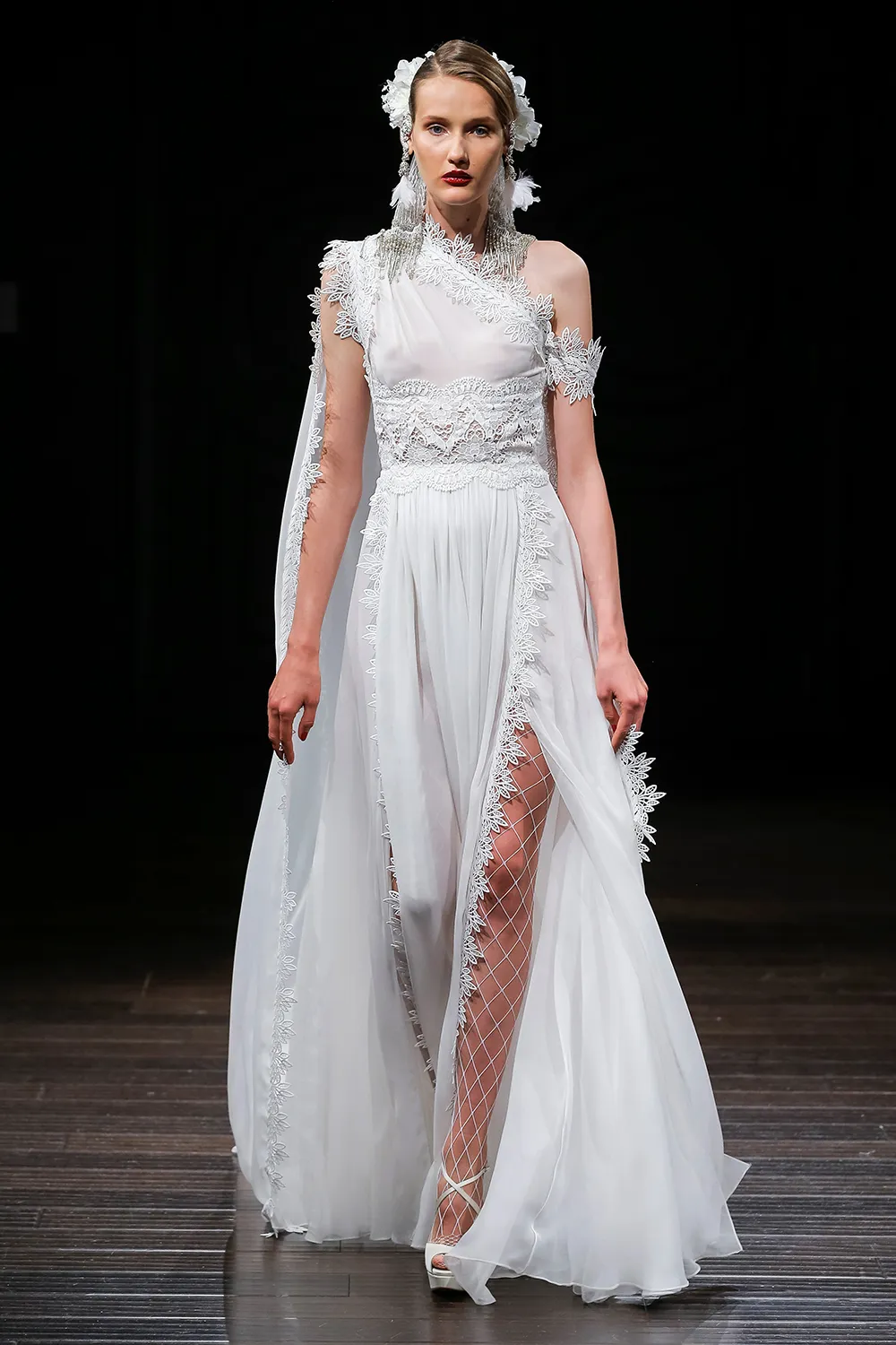 SPRING - Naeem Khan 2018 Bridal Collection. theweddingnotebook.com