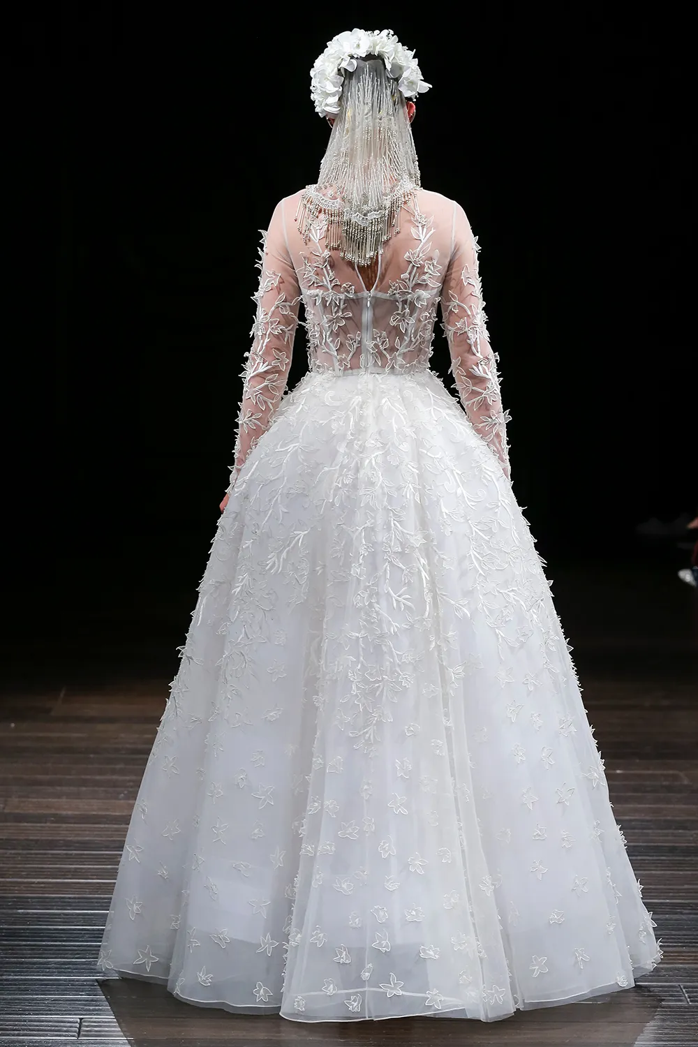 ASTOR - Naeem Khan 2018 Bridal Collection. theweddingnotebook.com