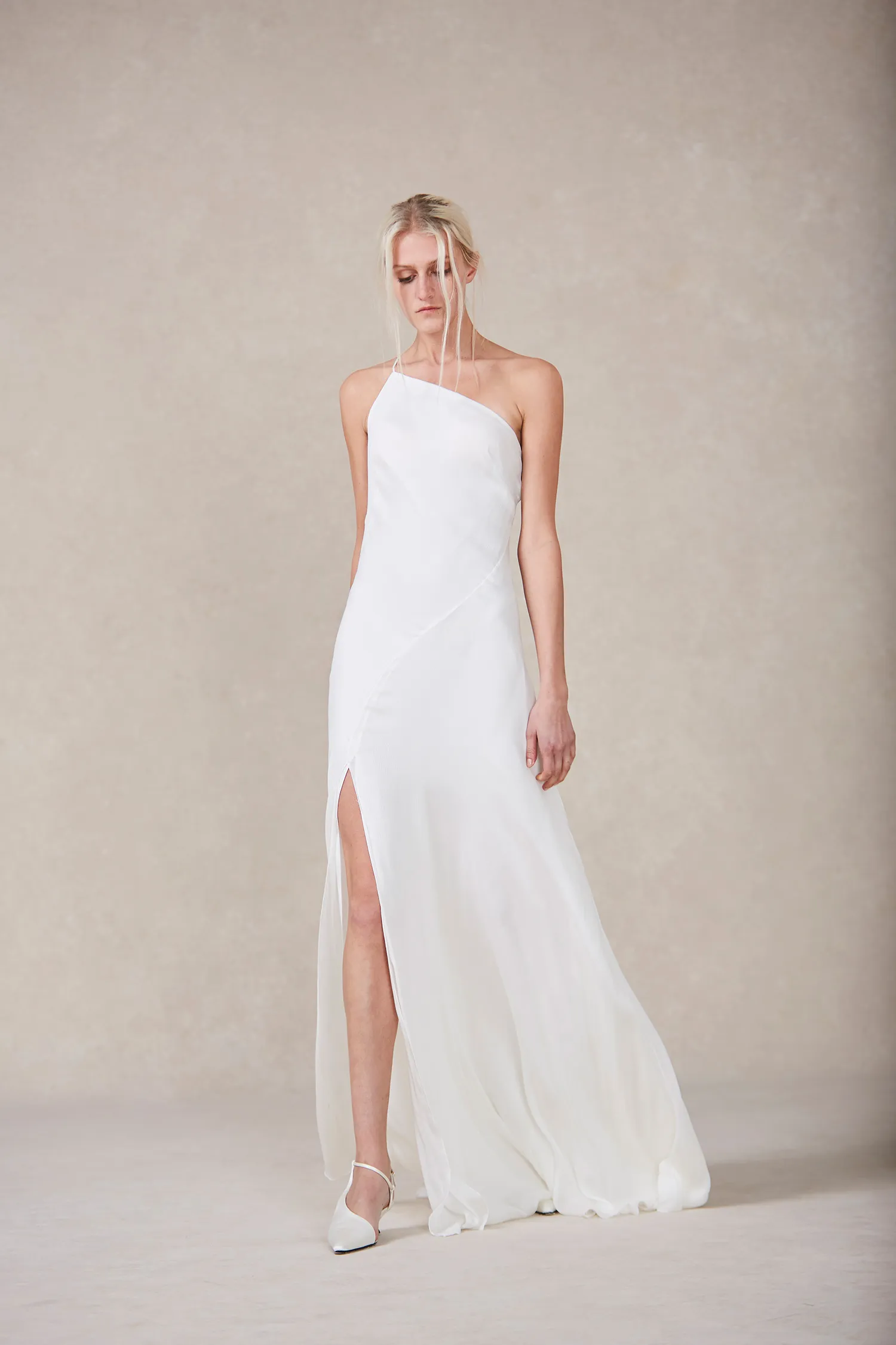 Nordeen Bridal Spring 2022 Collection. theweddingnotebook.com