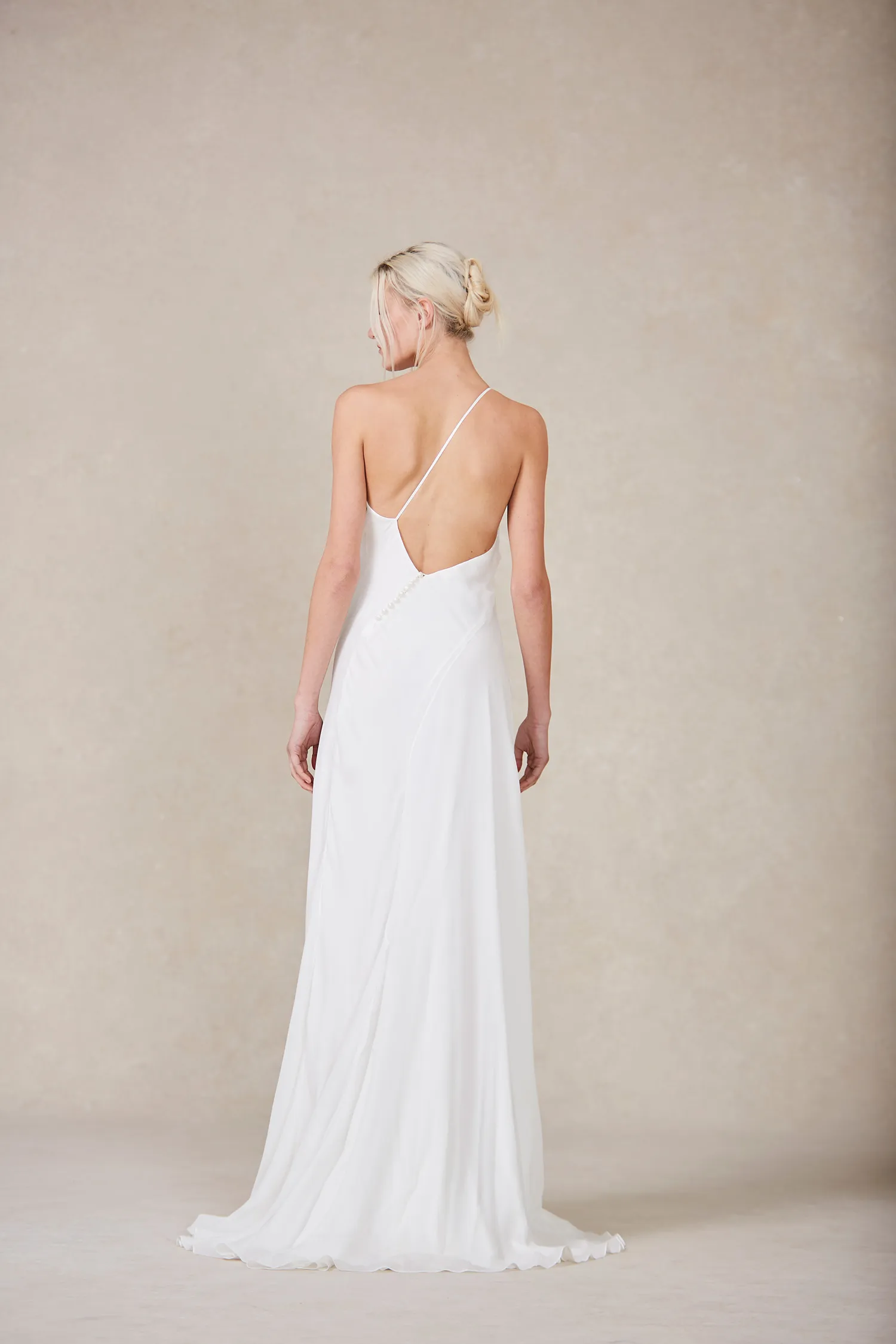 Nordeen Bridal Spring 2022 Collection. theweddingnotebook.com