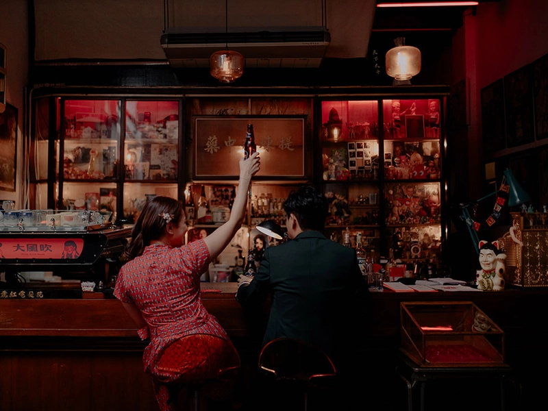 Nostalgic Bridal Portraits at Hide and Seek Coffee, Petaling Street