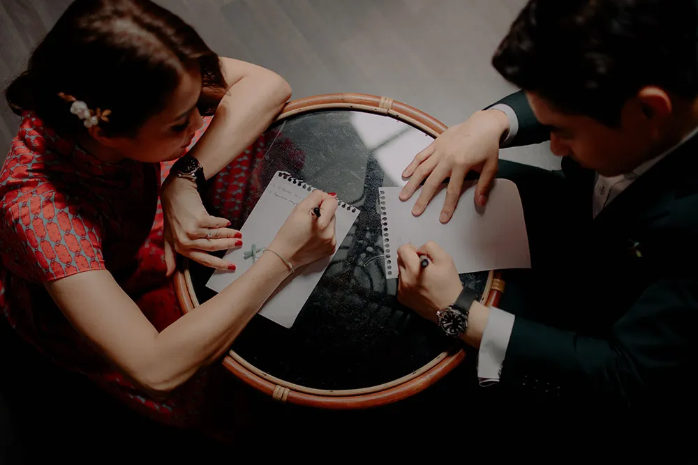 Photo by Jessielyee Photography. theweddingnotebook.com