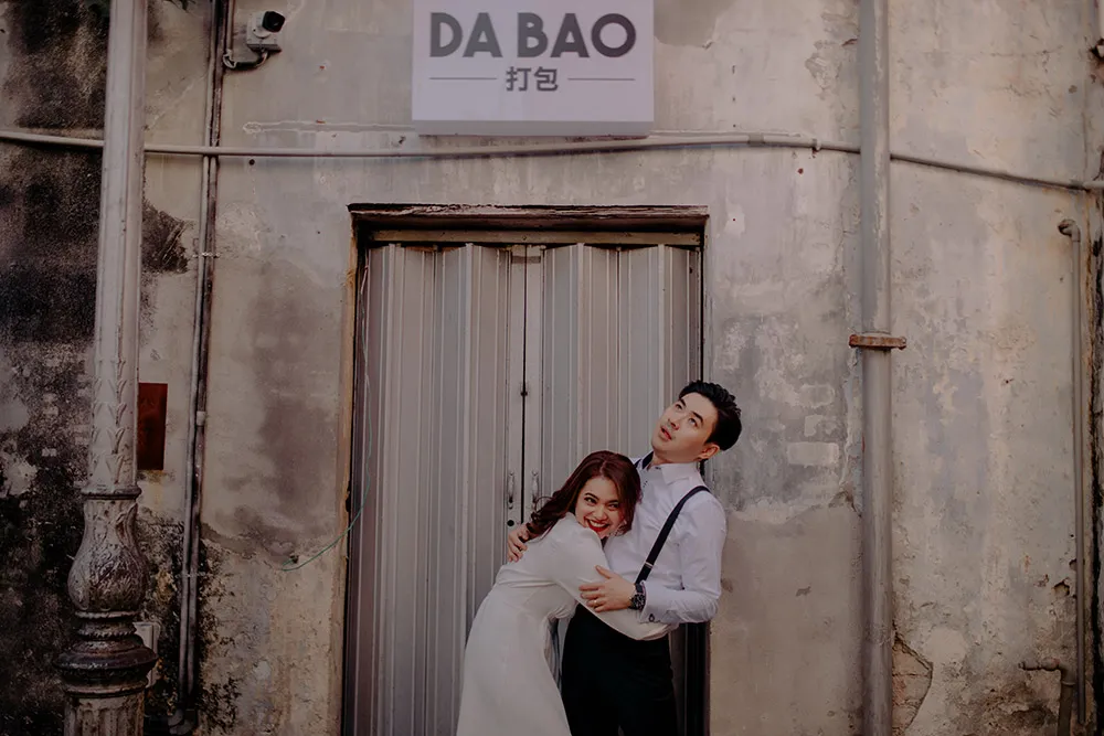 Photo by Jessielyee Photography. theweddingnotebook.com