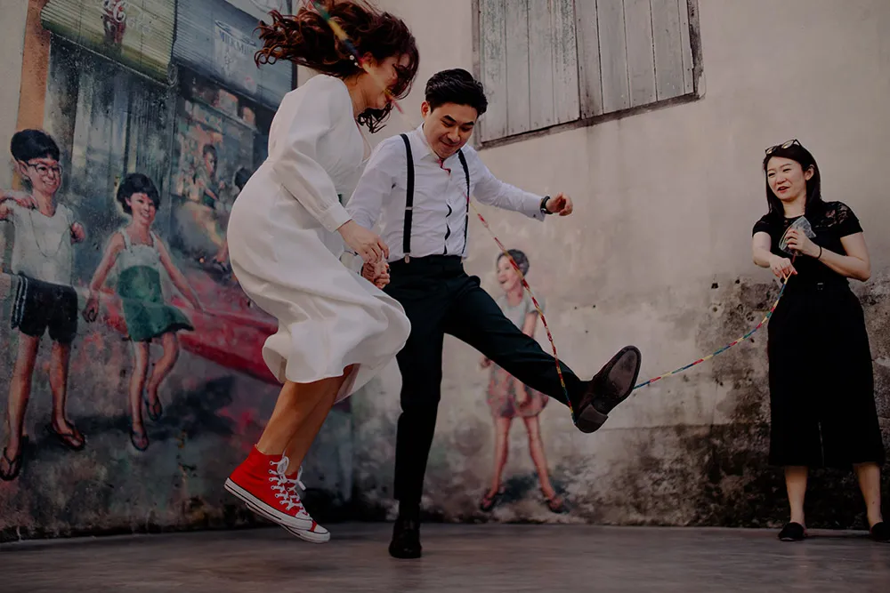 Photo by Jessielyee Photography. theweddingnotebook.com