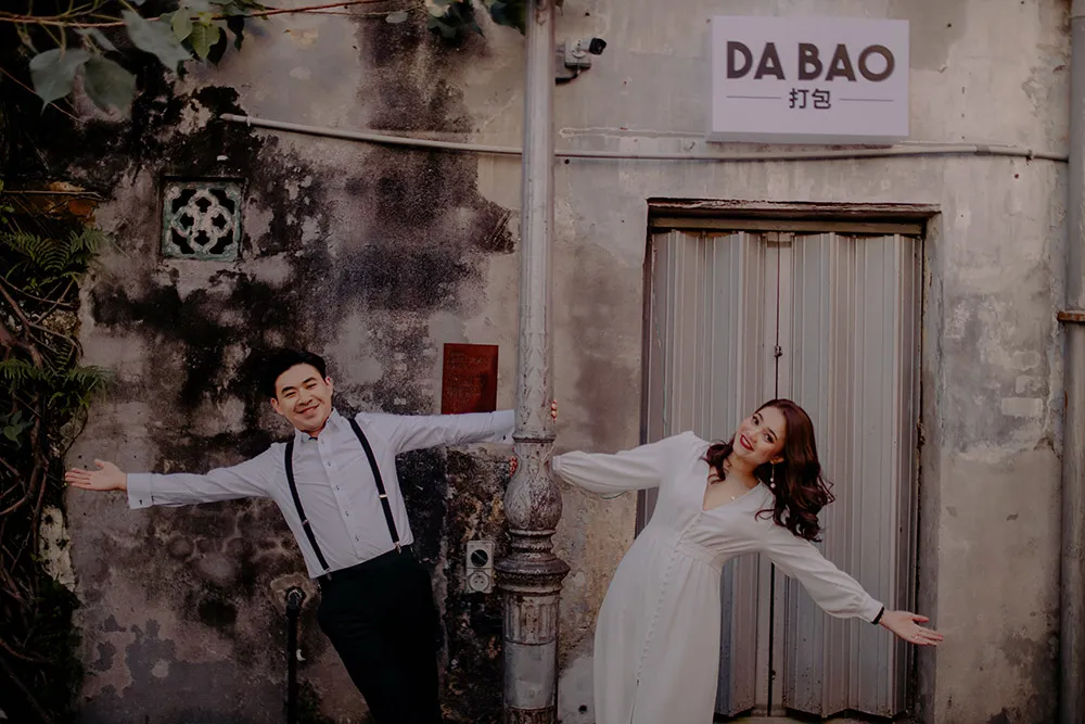 Photo by Jessielyee Photography. theweddingnotebook.com