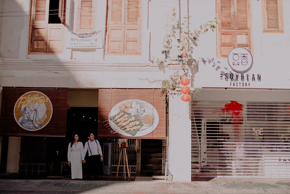 Photo by Jessielyee Photography. theweddingnotebook.com