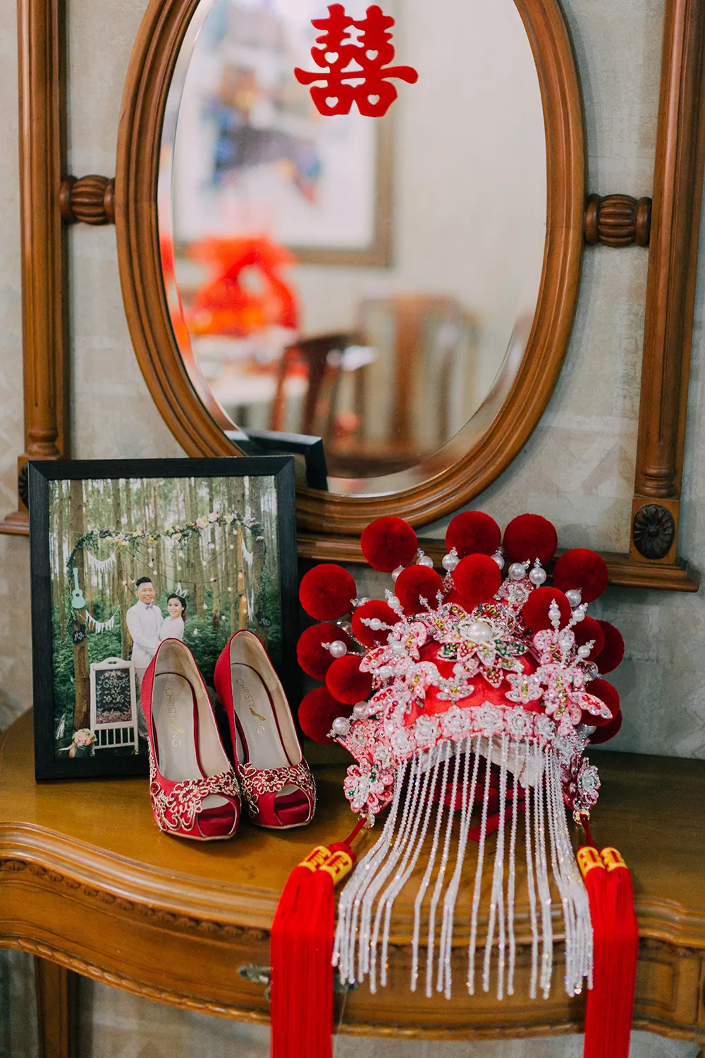 Photo by Hellojanelee Photography. theweddingnotebook.com