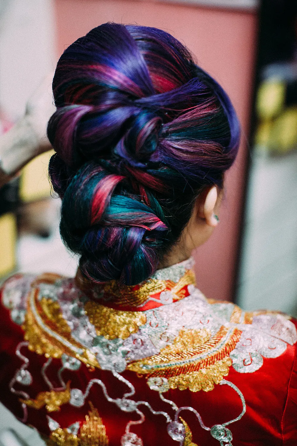 Photo by Hellojanelee Photography. theweddingnotebook.com