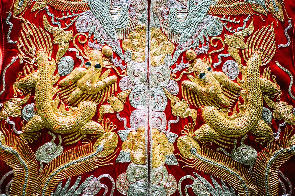 Photo by Hellojanelee Photography. theweddingnotebook.com