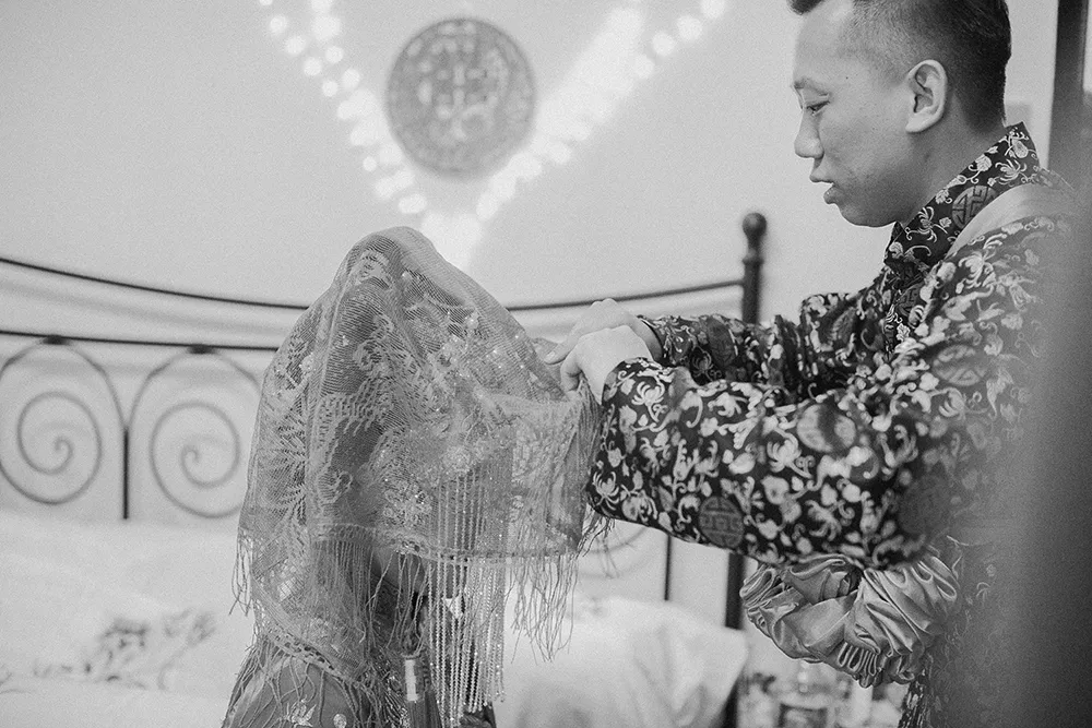 Photo by Hellojanelee Photography. theweddingnotebook.com