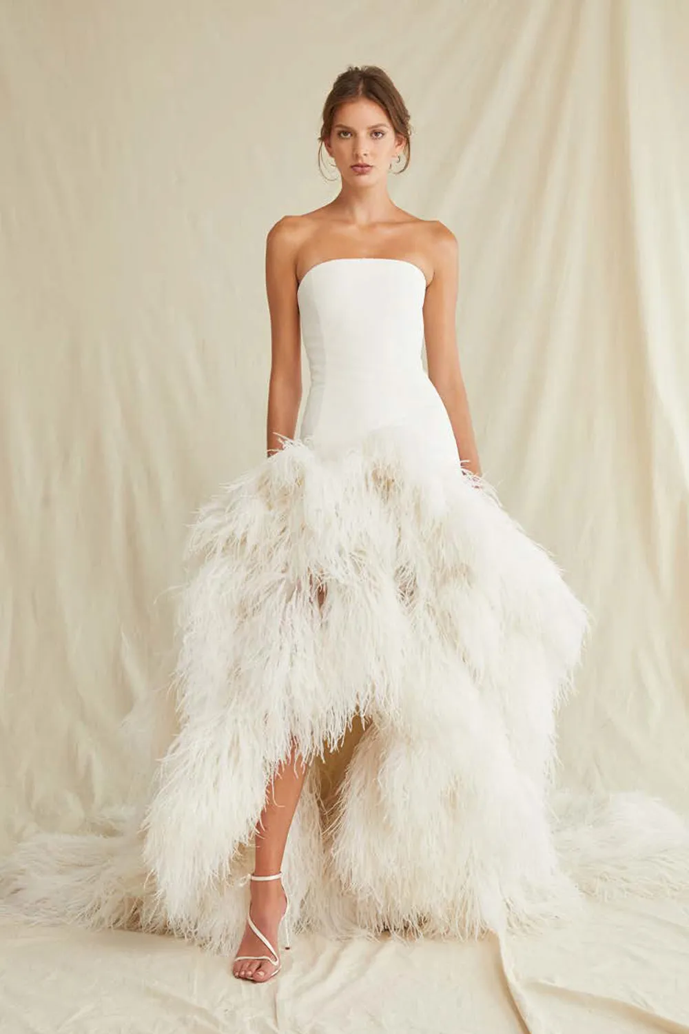 Oscar de la Renta Spring 2021 Collection. theweddingnotebook.com