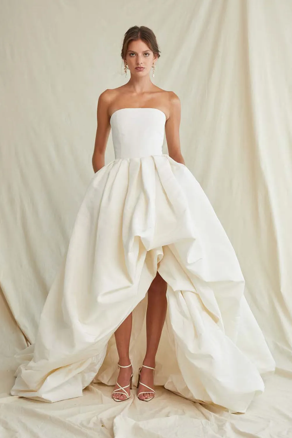 Oscar de la Renta Spring 2021 Collection. theweddingnotebook.com