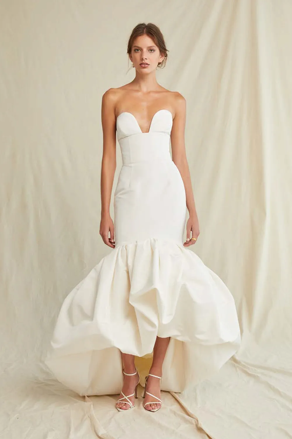 Oscar de la Renta Spring 2021 Collection. theweddingnotebook.com