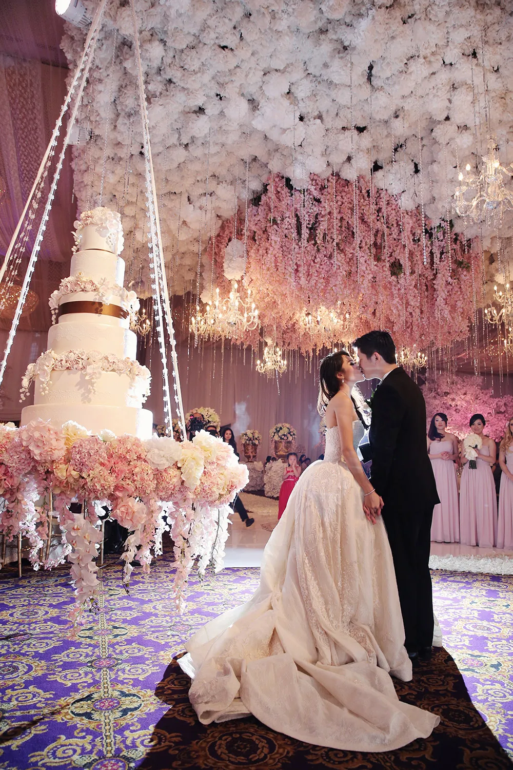 Photo by Axioo. theweddingnotebook.com