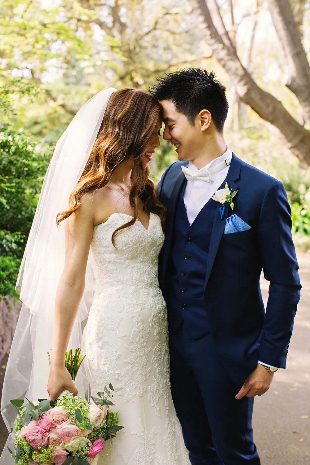 Photo by Alison Mayfield Photography Studio. theweddingnotebook.com 