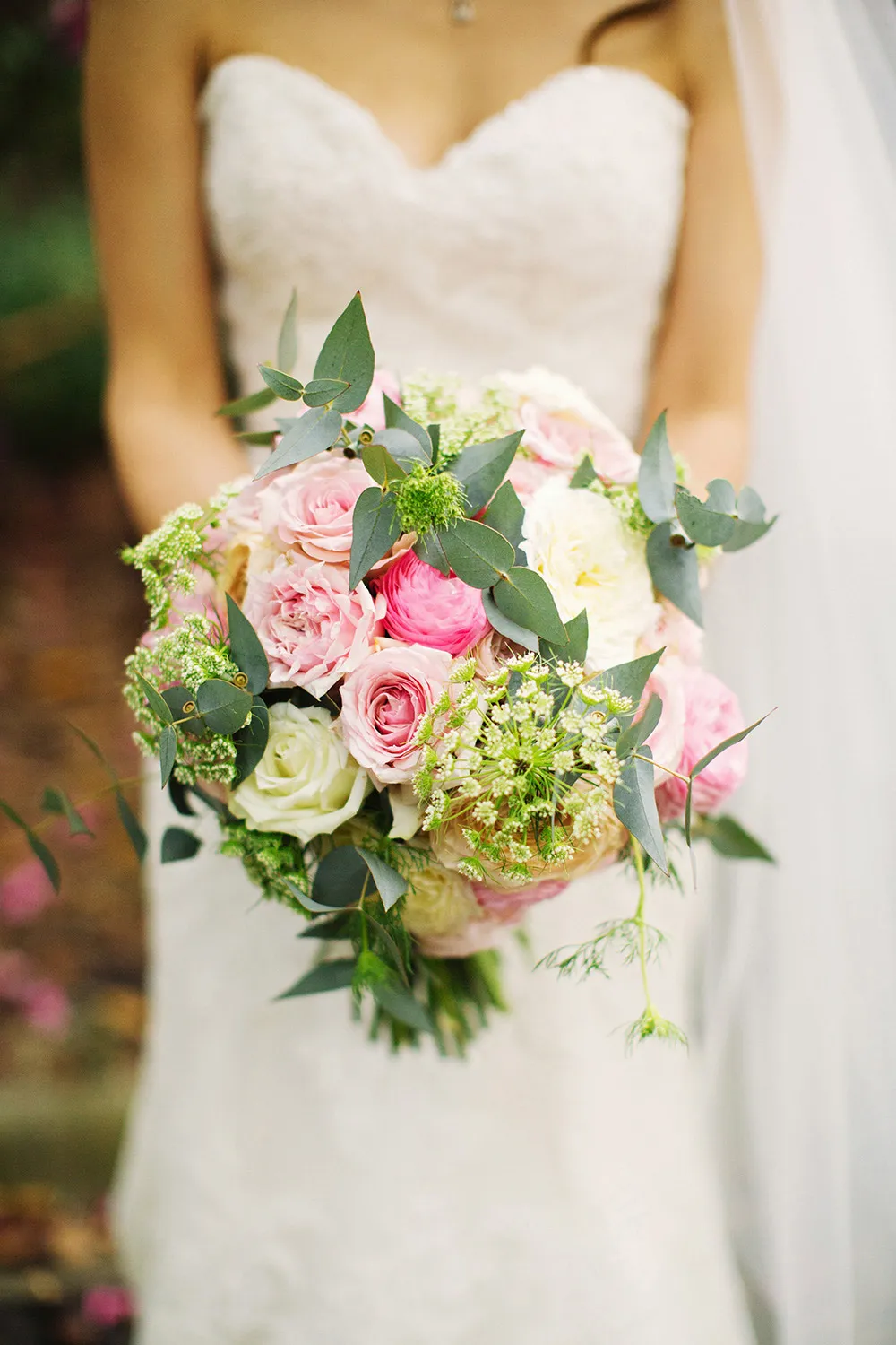 Photo by Alison Mayfield Photography Studio. theweddingnotebook.com 