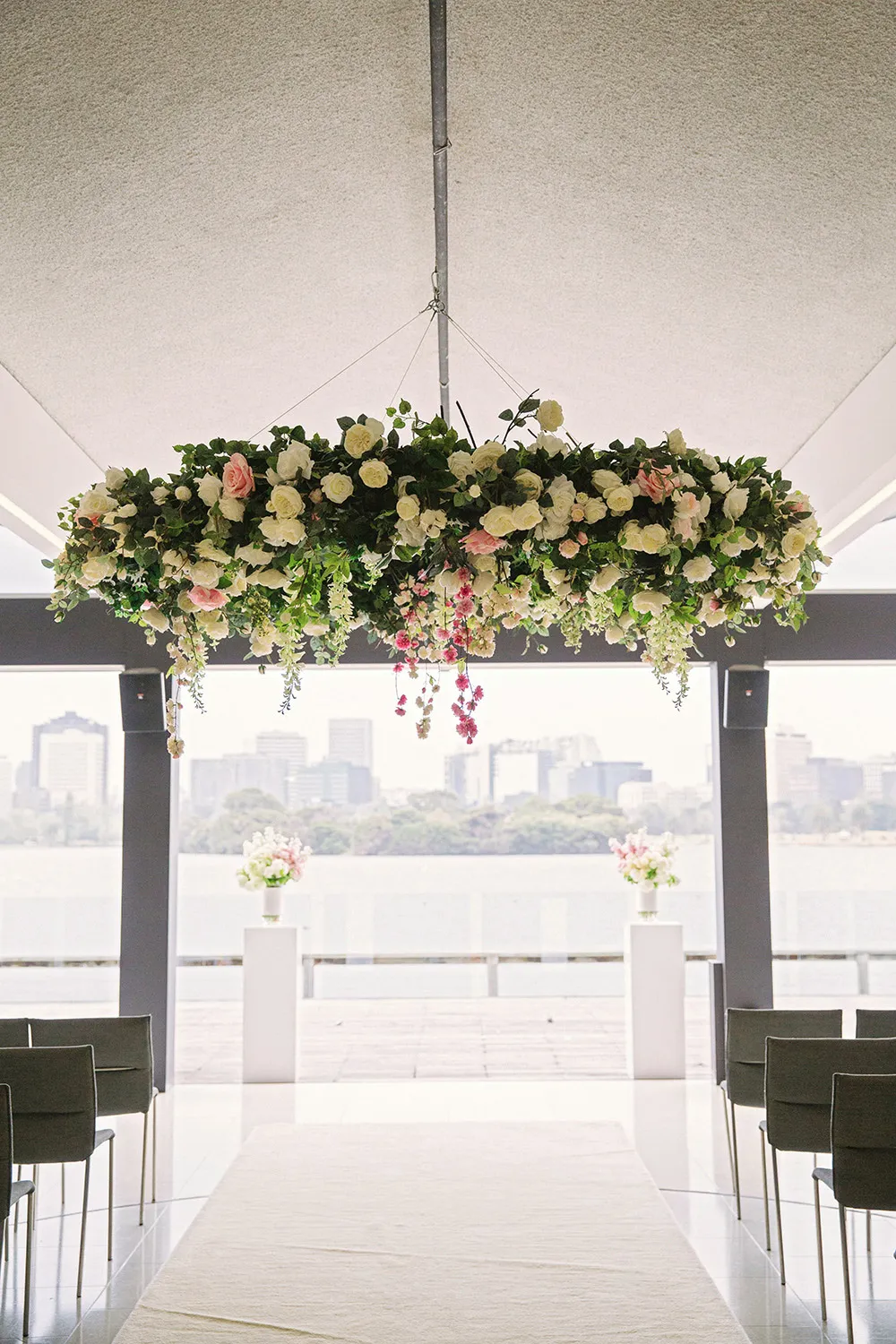 Photo by Alison Mayfield Photography Studio. theweddingnotebook.com 