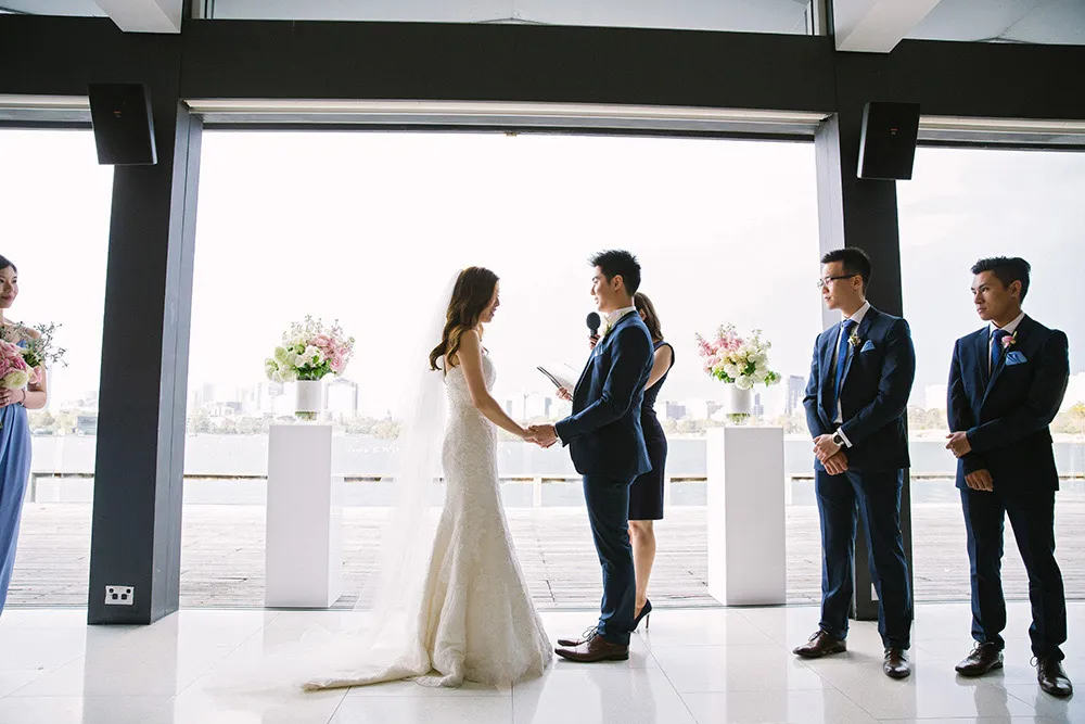 Photo by Alison Mayfield Photography Studio. theweddingnotebook.com 